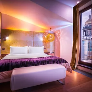 https://w-st-petersburg-saint-petersburg.getsaintpetersburghotels.com